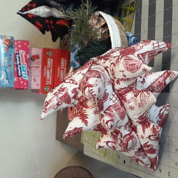 Stuffed Christmas Decor. Approximately 10"x10". - Picture 3 of 3